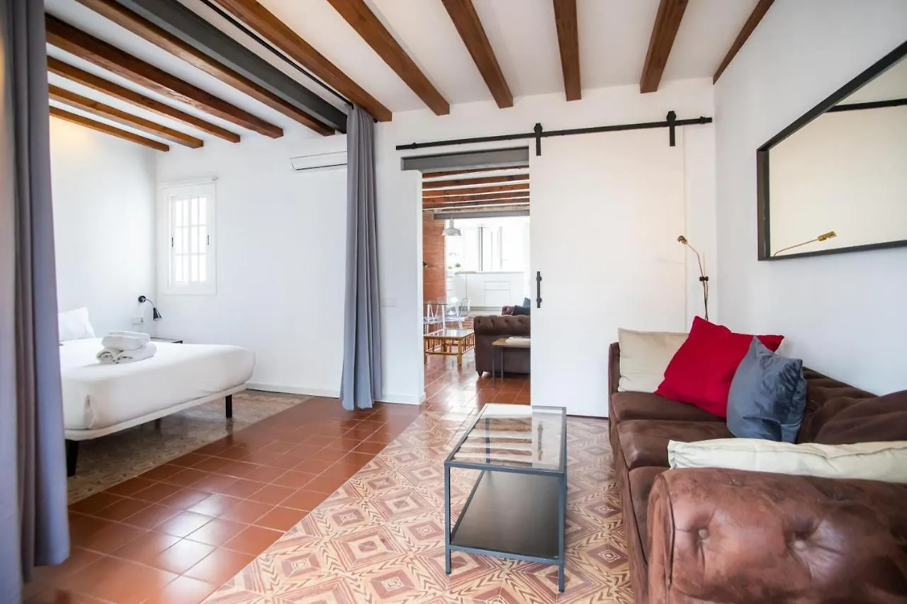 31Mai1043 - Sunny Home Terrace Sagrada Familia Barselona Daire
